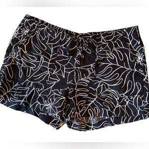 571. Women’s Gap Monstera jungle Black & White tie string Shorts Sz 6